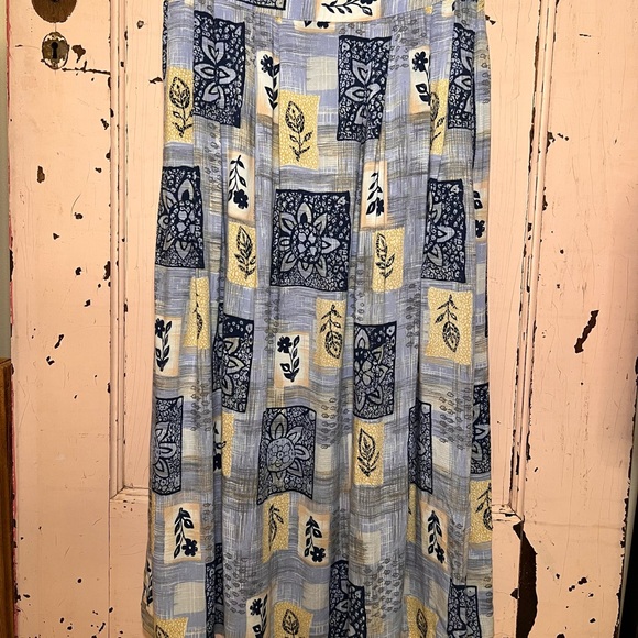 Sag Harbor Vintage Floral Patchwork Midi Skirt - Floral Blue White Yellow - Picture 3 of 14